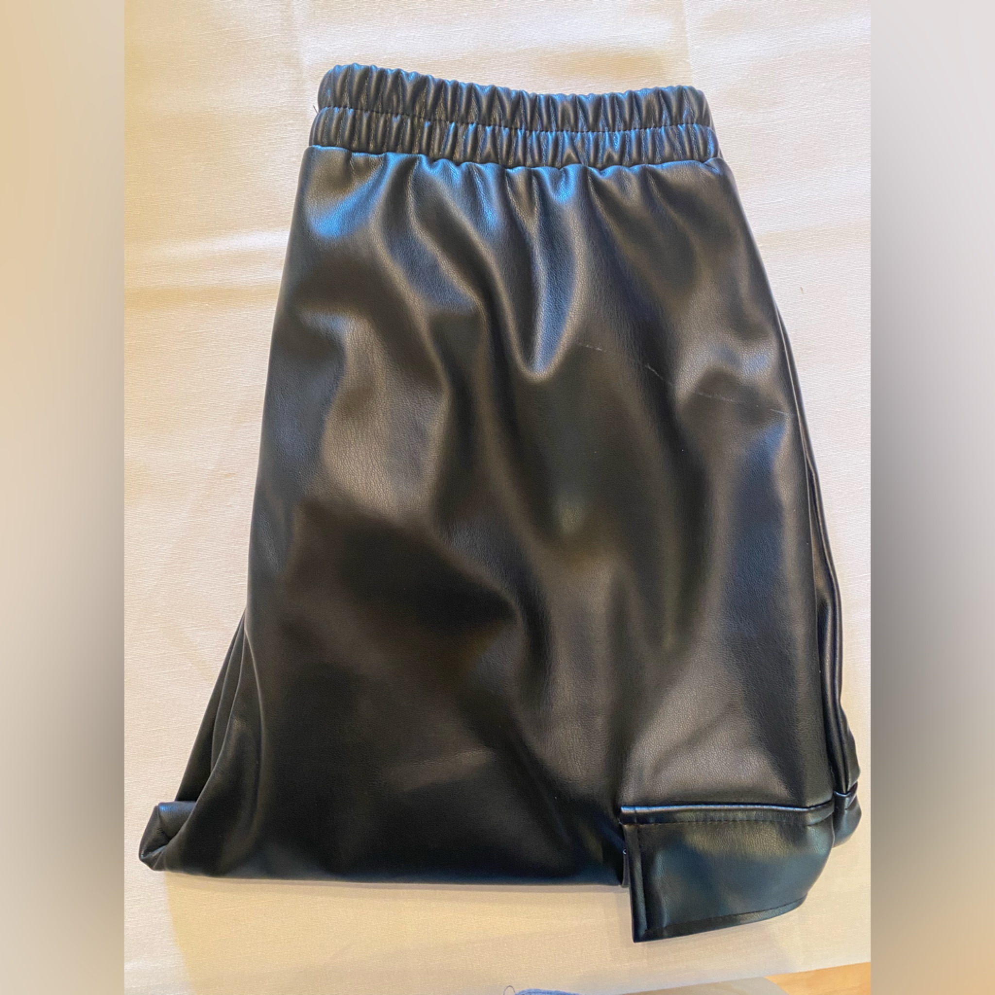 Steve Madden Women’s Black Faux Leather Cargo Joggers Size M